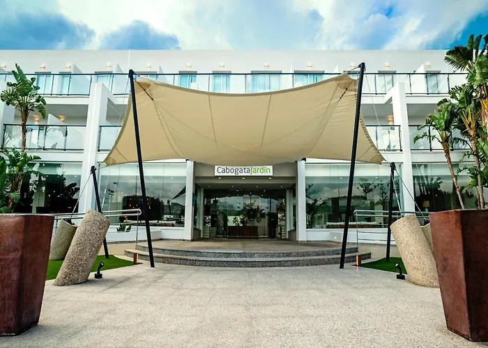 Hotel Cabogata Jardín